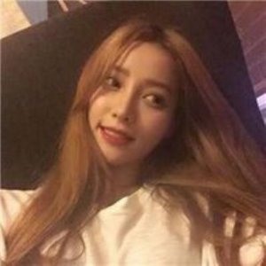 ​臭美一下下的朋友圈说说 朋友圈发自拍照的说说