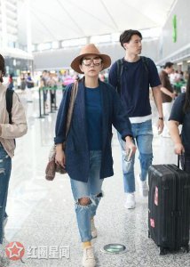 ​ella参加跑男是哪一期表现的如何ella与老公现身上海机场