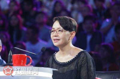 ​宋丹丹第一任老公是谁宋丹丹现身机场发型吸引众人
