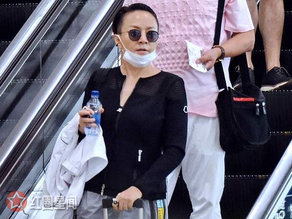 宋丹丹第一任老公是谁 宋丹丹现身机场发型吸引众人