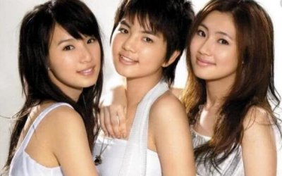 ​SHE合体为ella庆生(she成员ella个人资料)