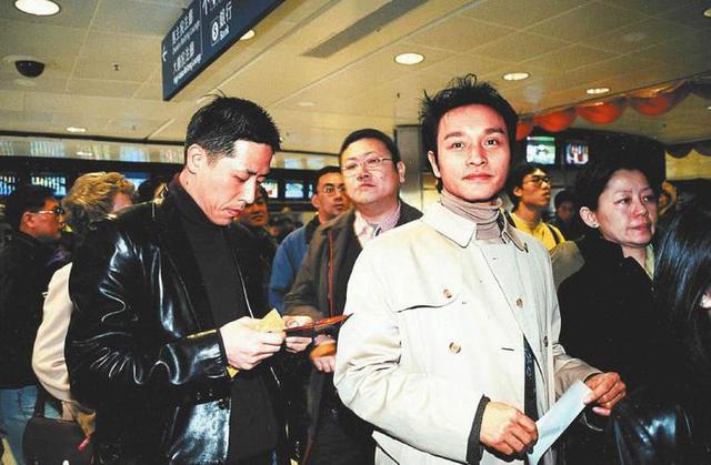 揭秘张国荣为什么爱上唐鹤德（那个高攀不起的男人唐鹤德）(24)