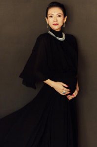 ​汪峰抱女儿甜蜜出街（4段无缝衔接的婚姻）