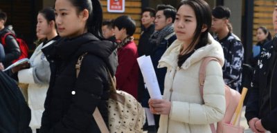 ​马伊俐第三次拍案痛斥：面试整容，与作弊同罪整容的就去考公关合适