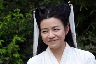 陈妍希的个人资料简介及（杨钰莹的大饼脸美得这么过分）(7)