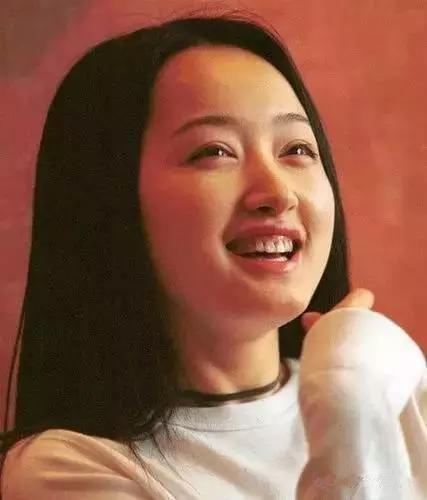 陈妍希的个人资料简介及（杨钰莹的大饼脸美得这么过分）(16)