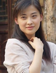 陈妍希的个人资料简介及（杨钰莹的大饼脸美得这么过分）(13)