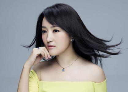 陈妍希的个人资料简介及（杨钰莹的大饼脸美得这么过分）(17)