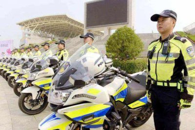 ​交警工资一般多少钱一个月（正式交警工资多少）