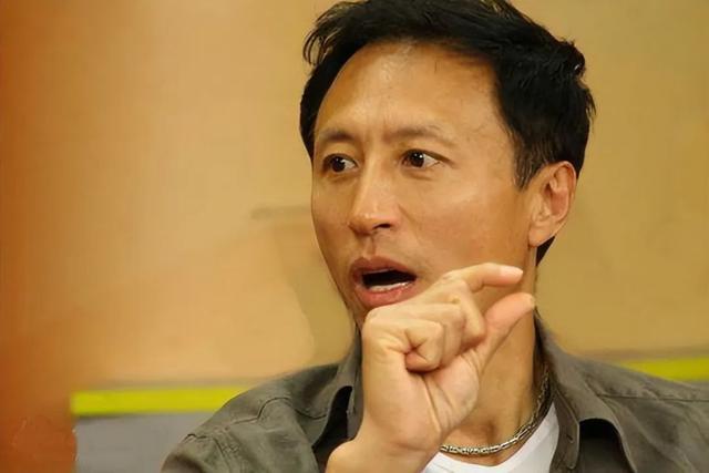 胡歌和刘亦菲恋爱史（两次阻止刘亦菲恋情）(7)