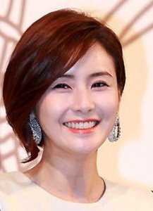 ​崔贞允个人资料写真作品