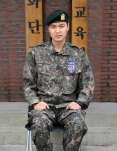 ​李敏镐入伍和退伍时间