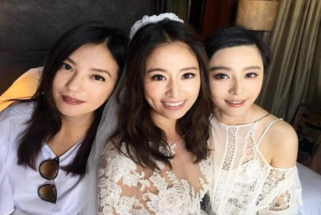 林心如一家三口全家福（有种壕养叫林心如养女）(5)