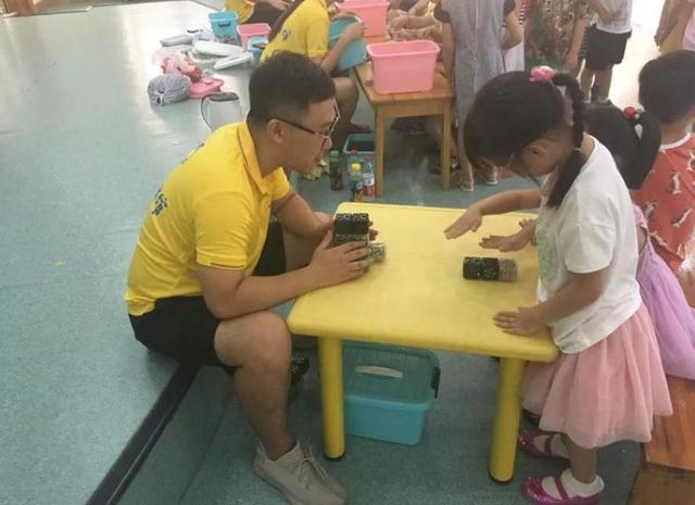 杭州市小学教师的工资是多少（杭州一幼师晒工资条）(8)