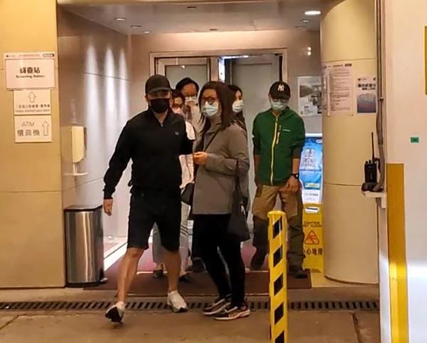 吴孟达第一任老婆个人资料简介（吴孟达遗孀和子女露面颜值高）(2)