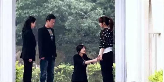 杨幂被哪个导演打过耳光 还曾逼对方下跪(5)