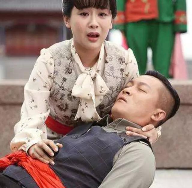 杨紫跟男明星拍吻戏的区别（杨紫成男神收割机）(5)