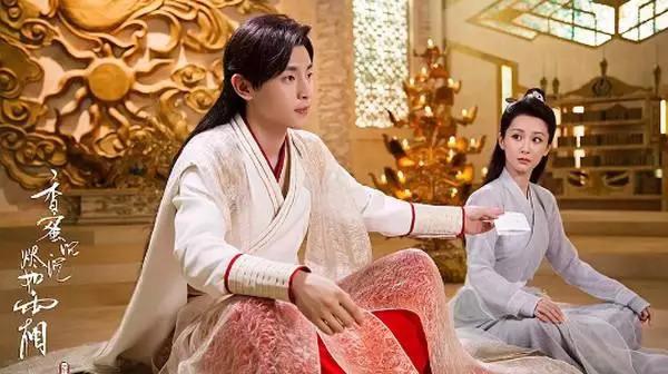 杨紫跟男明星拍吻戏的区别（杨紫成男神收割机）(11)