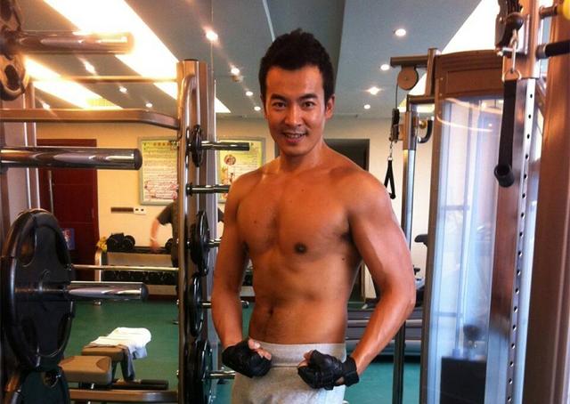 于波老婆个人资料（43岁于波的故事出道即爆红）(10)
