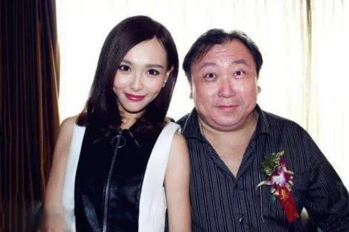胡歌和刘诗诗唐嫣谁关系好（揭秘胡歌杨幂唐嫣和刘诗诗四人之间剪不断理还乱的复杂关系）(1)