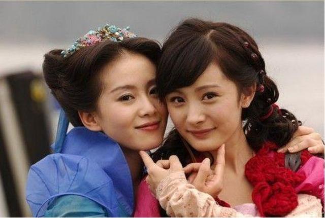 胡歌和刘诗诗唐嫣谁关系好（揭秘胡歌杨幂唐嫣和刘诗诗四人之间剪不断理还乱的复杂关系）(10)