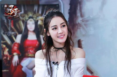 ​迪丽热巴成名前和男友合照（迪丽热巴绯闻男友大盘点）