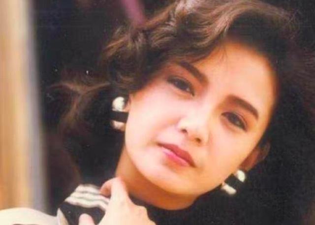 梁朝伟与曾华倩展开两度恋情 梁朝伟前女友曾华倩庆54岁生日(5)