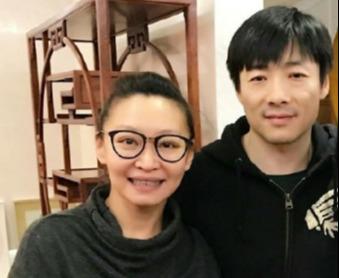 赵薇曾有几任男友（他是赵薇同学娶了第一代）(11)