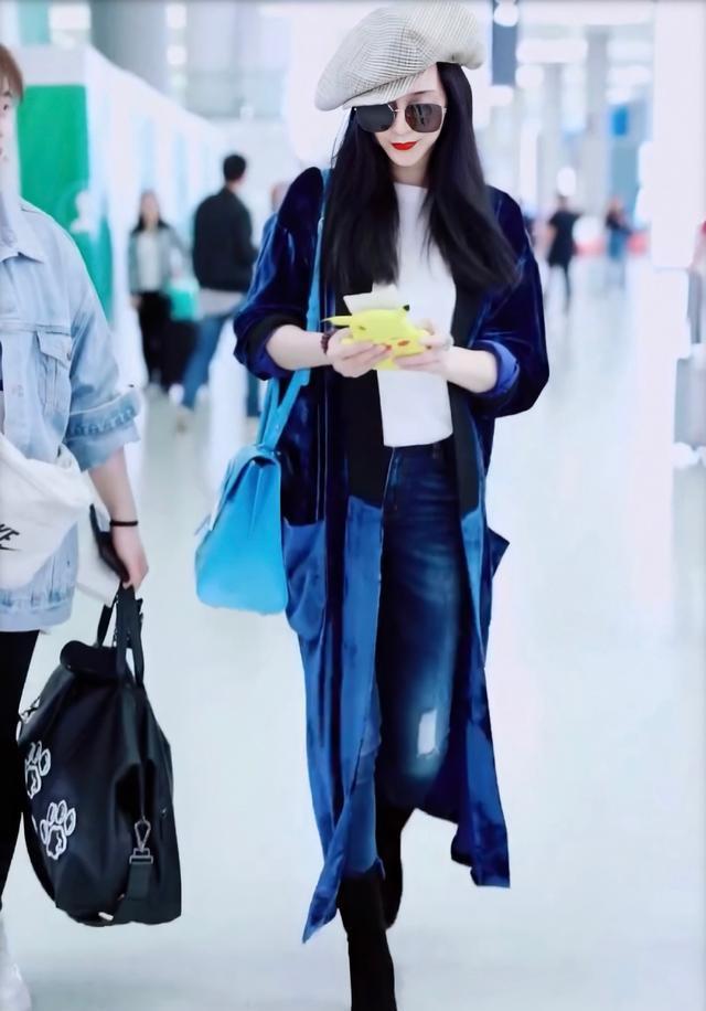 范冰冰霸气穿衣风格真空西装（机场秀终于高调）(12)
