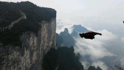 ​有人说张家界天门山的方向变了（张家界天门山下有的村民）