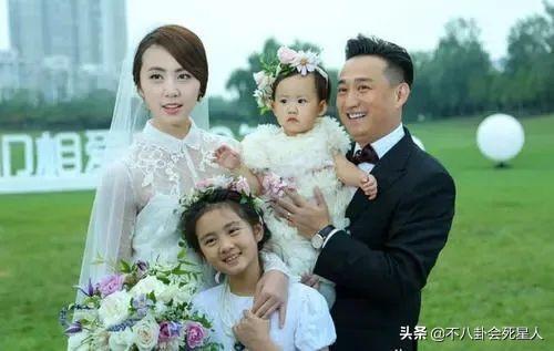 娱乐圈里特别撞脸的明星（娱乐圈这9对艺人）(9)