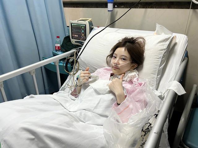 冯提莫自曝患甲状腺癌晚期 提醒女孩子们一定不要精神内耗