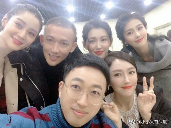 于正自称的明星都是谁捧红的（称他捧红了一代明星）(23)