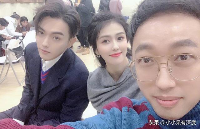 于正自称的明星都是谁捧红的（称他捧红了一代明星）(20)