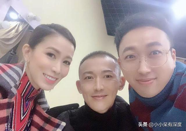 于正自称的明星都是谁捧红的（称他捧红了一代明星）(26)