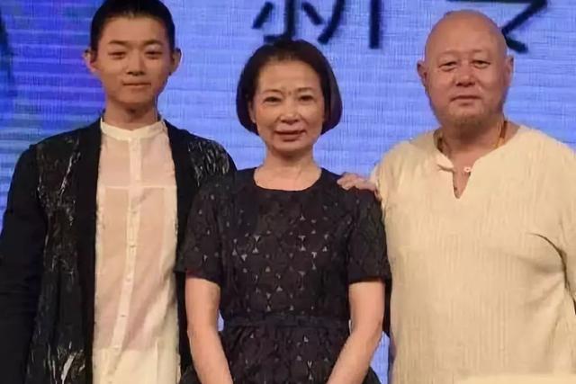 霍尊妈妈抑郁（霍尊自曝母亲抑郁住院）(7)