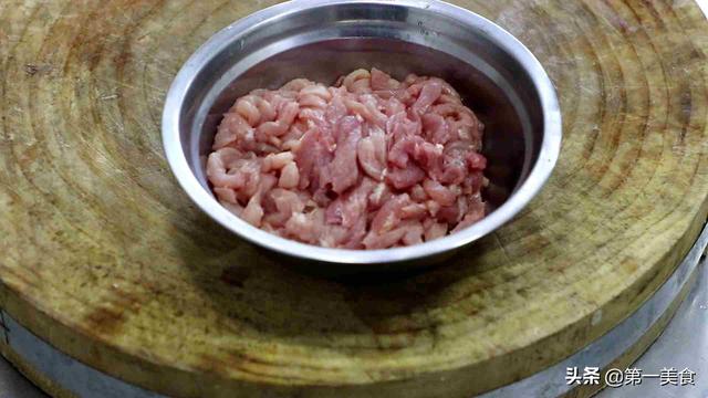 鱼香肉丝正宗做法 大厨（厨师长教你鱼香肉丝的正确做法）(2)