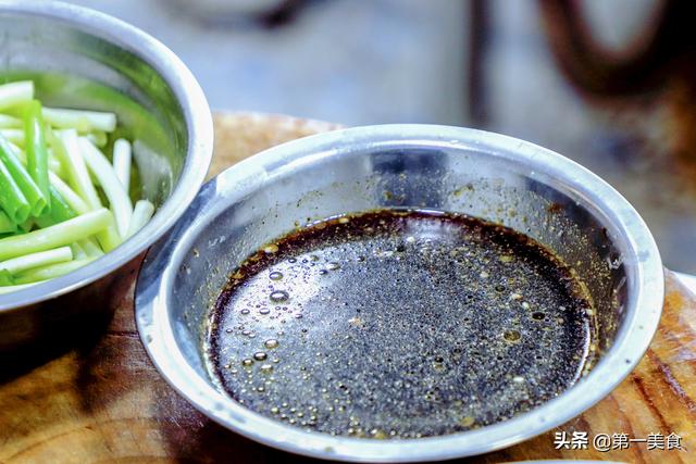 鱼香肉丝正宗做法 大厨（厨师长教你鱼香肉丝的正确做法）(7)