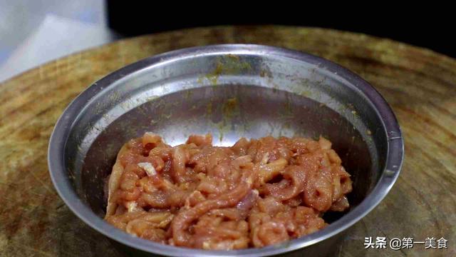 鱼香肉丝正宗做法 大厨（厨师长教你鱼香肉丝的正确做法）(3)