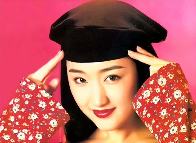 明星背后的故事杨钰莹（杨钰莹的悲惨人生和她背后的4个男人）(34)
