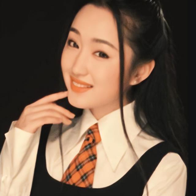 明星背后的故事杨钰莹（杨钰莹的悲惨人生和她背后的4个男人）(48)