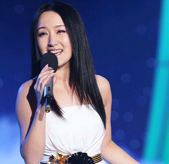 明星背后的故事杨钰莹（杨钰莹的悲惨人生和她背后的4个男人）(8)
