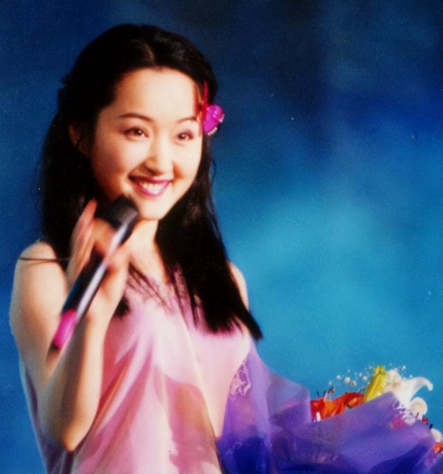 明星背后的故事杨钰莹（杨钰莹的悲惨人生和她背后的4个男人）(12)