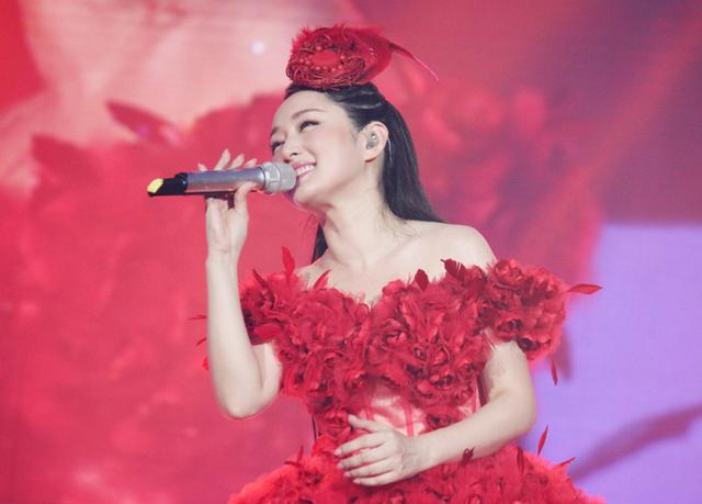 明星背后的故事杨钰莹（杨钰莹的悲惨人生和她背后的4个男人）(7)