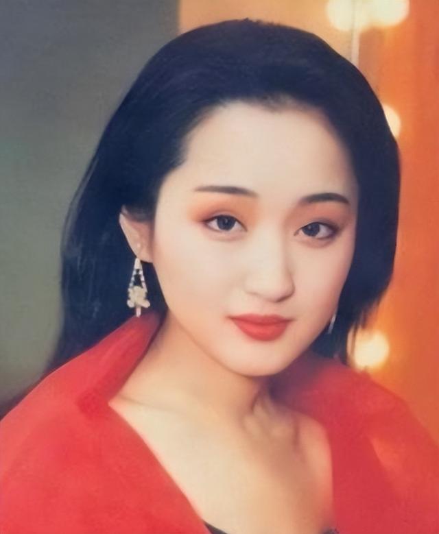 明星背后的故事杨钰莹（杨钰莹的悲惨人生和她背后的4个男人）(28)