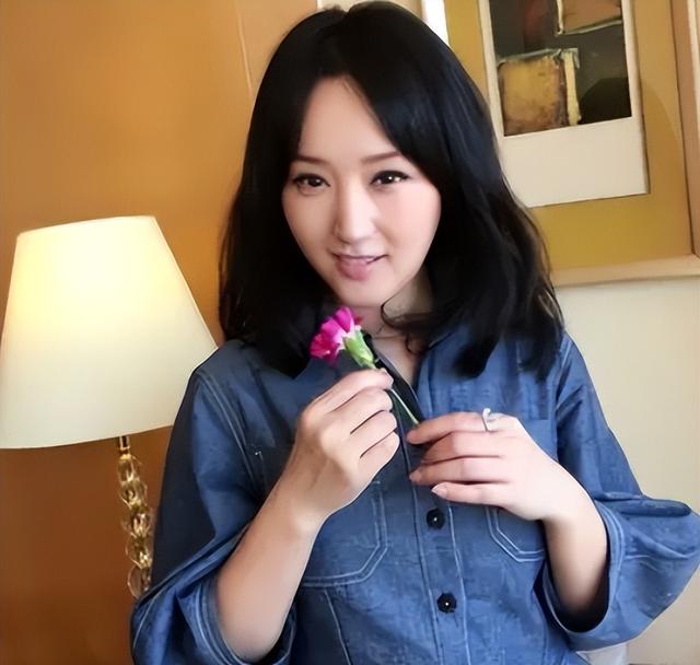 明星背后的故事杨钰莹（杨钰莹的悲惨人生和她背后的4个男人）(51)