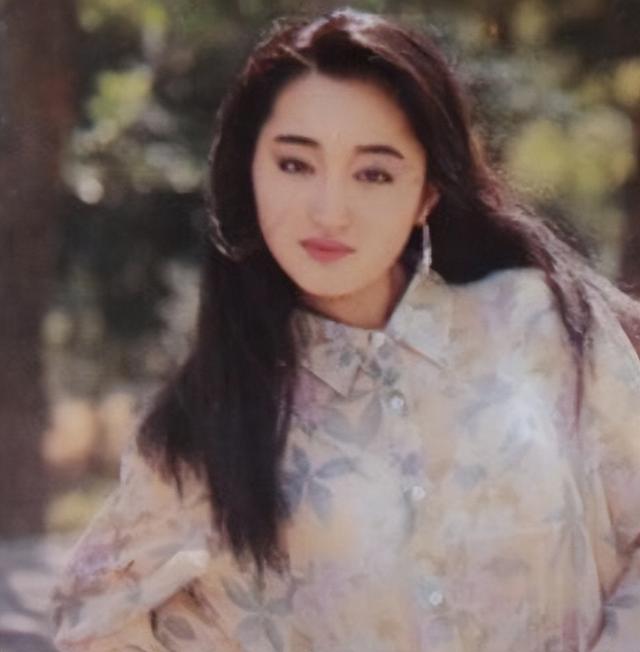 明星背后的故事杨钰莹（杨钰莹的悲惨人生和她背后的4个男人）(45)