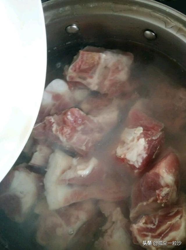 冬瓜排骨汤最简单做法（家常排骨冬瓜汤）(4)