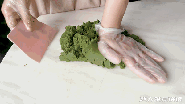 蛋黄酥20个制作方法和配方（手把手教你做蛋黄酥）(14)