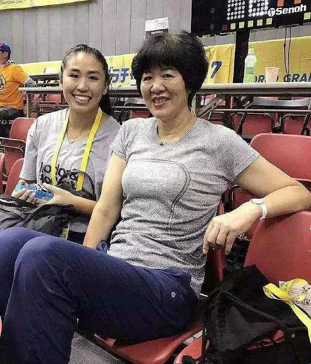 郎平前妻白帆现在在哪里（照顾女儿15年未再婚）(6)